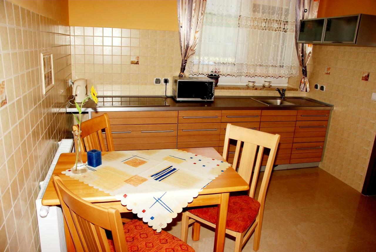Feniks Homestay Leba
